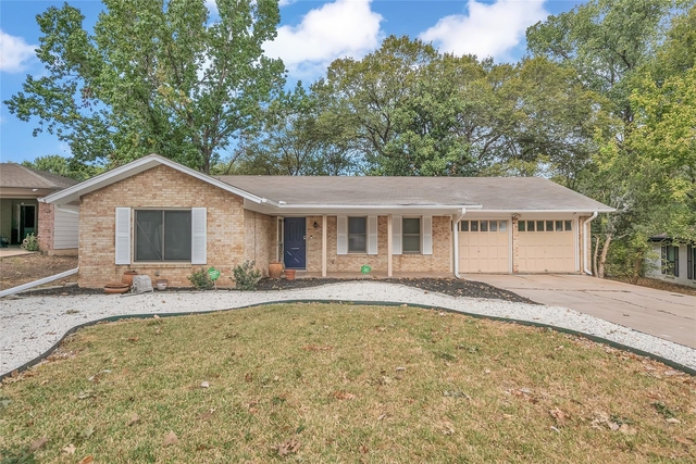 3400 Laguna Dr - Photo 1