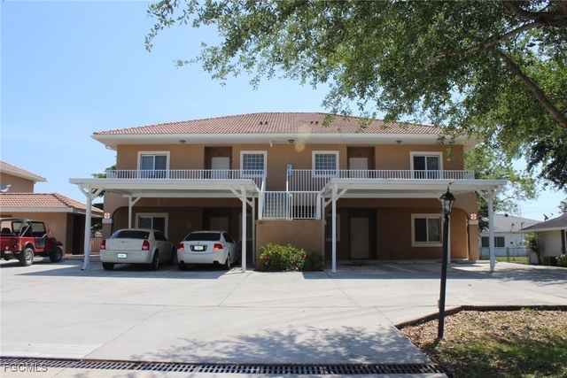 607 Se 13th Place - Photo 1