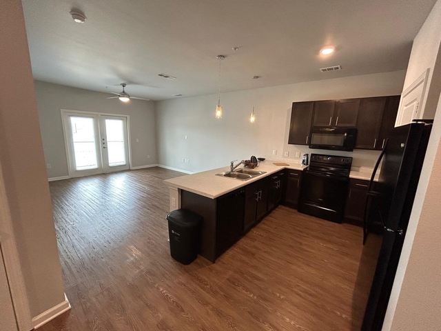 2136 W 34th St - Photo 1