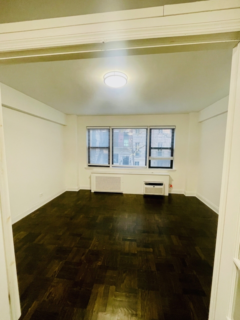 Beekman Place - Photo 1