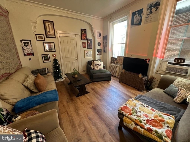 1709 W Montgomery Avenue - Photo 1
