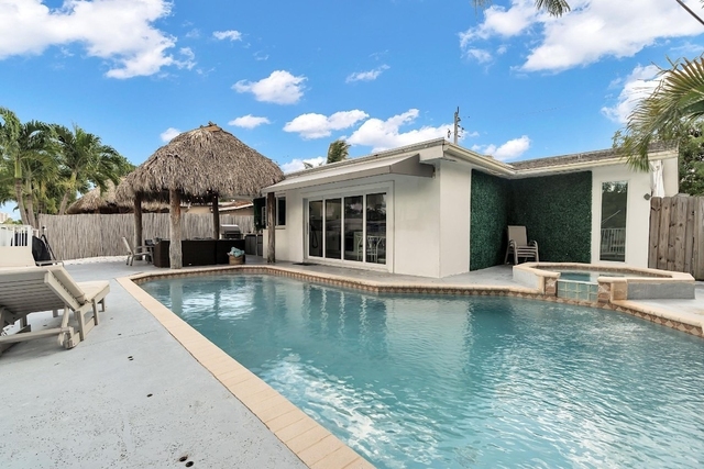 2233 Se 15th Street - Photo 1