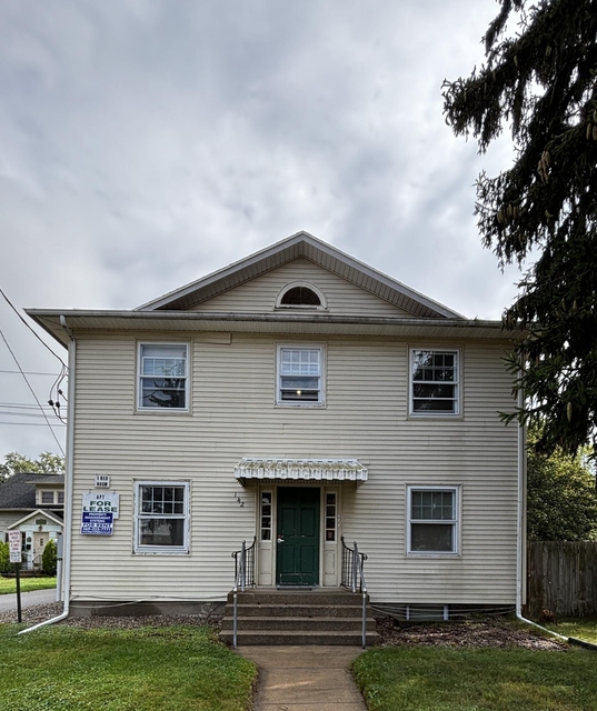 142 N Riverview Drive - Photo 1