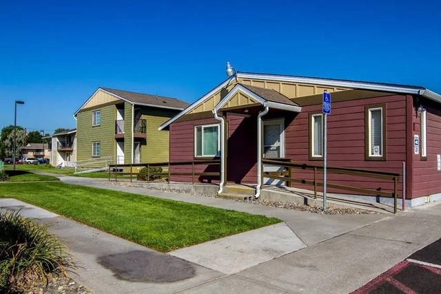 405 Sw 11th St - Photo 1