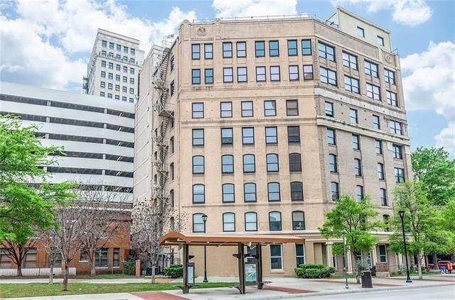 910 Houston Street - Photo 1
