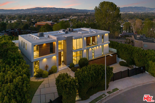 16801 Oak View Drive - Photo 1