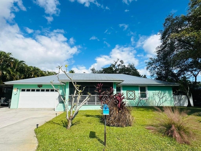 2415 Laurel Lane - Photo 1
