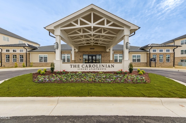 2050 Airport Boulevard Nw - Photo 1