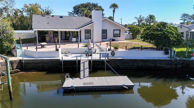 1542 Se Pinwheel Drive - Photo 1