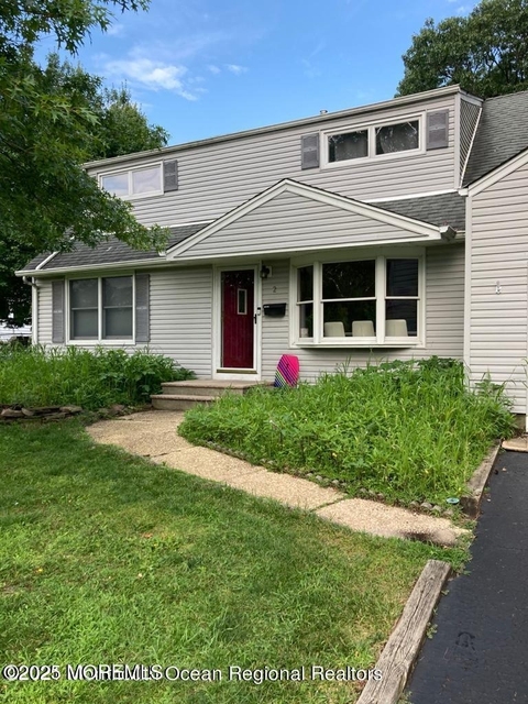 2 Lloyd Place - Photo 1