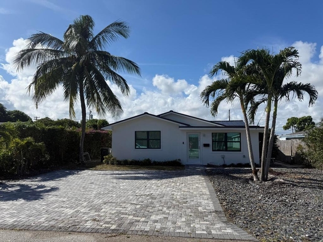 320 Nw 3rd Avenue - Photo 1