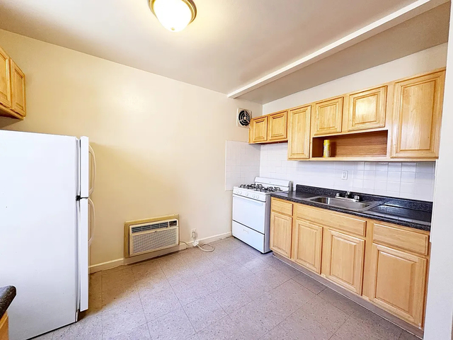 35-15 Leverich Street - Photo 1