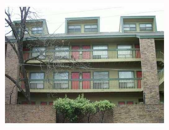2210 Pearl St - Photo 1
