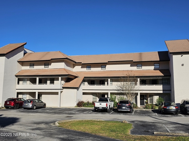 1307 River Hills Circle E - Photo 1