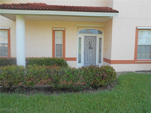 230 W Naomi Drive - Photo 1