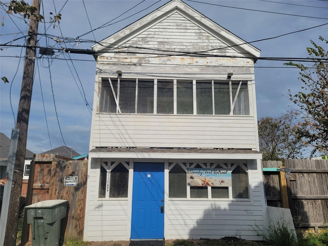 1915 Avenue O 1/2 Rear Unit A - Photo 1