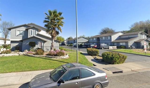 300 Myer Dr - Photo 1