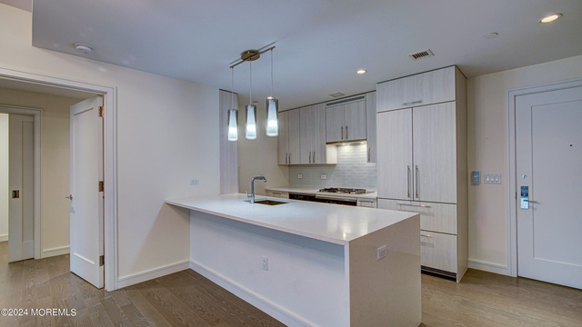 15 Morris Avenue - Photo 1
