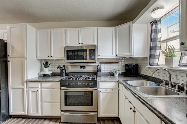 1208 S 19th St - Photo 1
