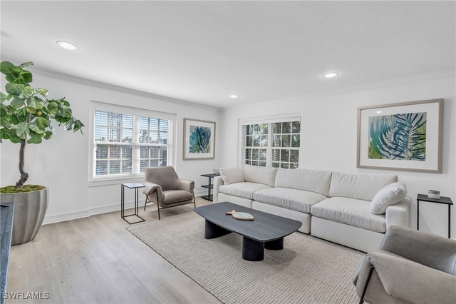 271 Broad Avenue S - Photo 1