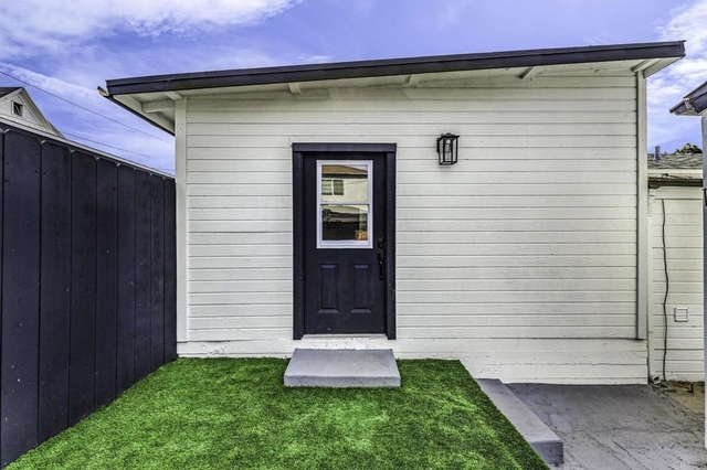 2029 E Avenue - Photo 1