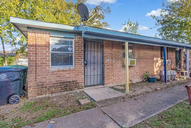 4720 Carmen Street - Photo 1