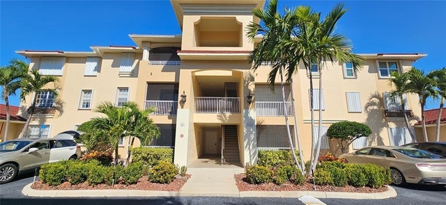 1502 Sw 50th Street - Photo 1