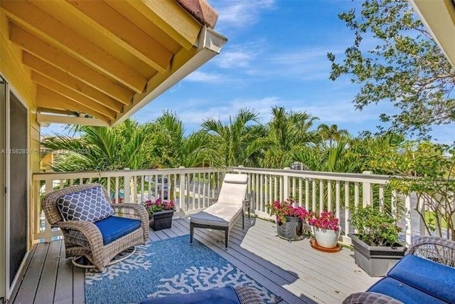 237 Seabreeze Circle - Photo 1