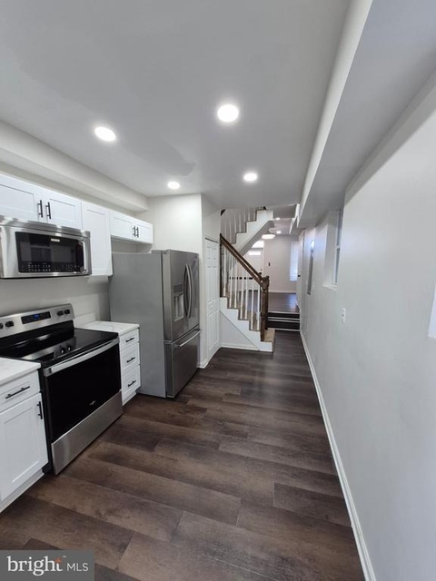 2015 E Fairmount Avenue - Photo 1