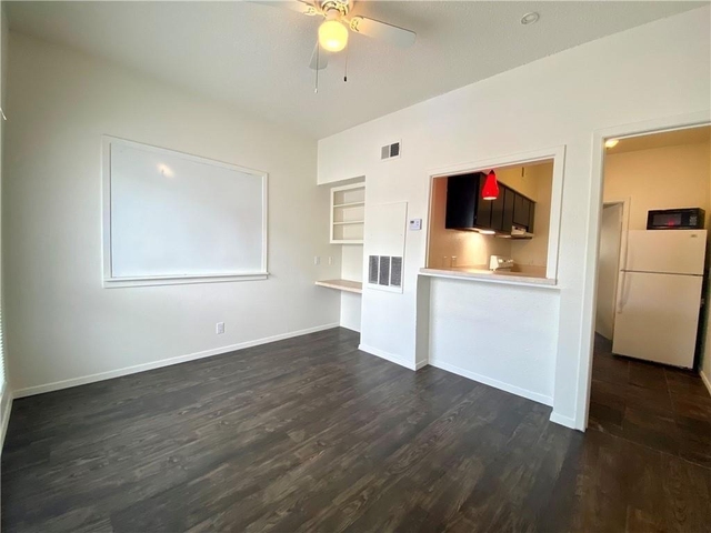 3000 Guadalupe St - Photo 1