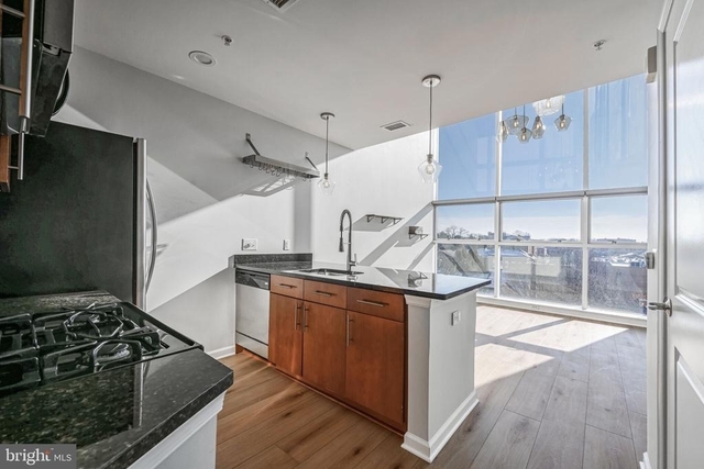 444 W Broad Street - Photo 1