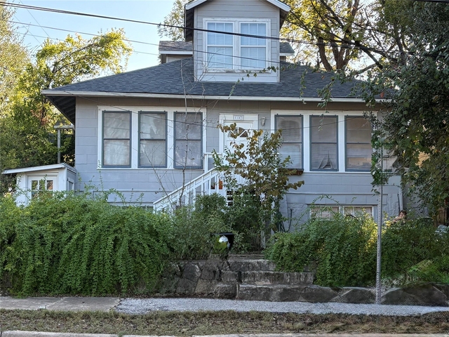 1107 W 22nd St - Photo 1