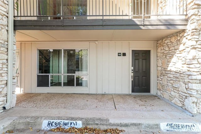 500 E Riverside Dr - Photo 1