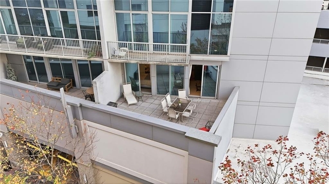 44 Peachtree Place Ne - Photo 1