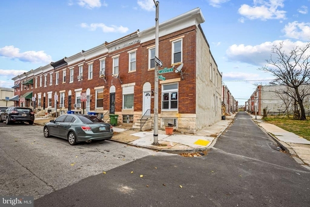 1918 E Lafayette Avenue - Photo 1