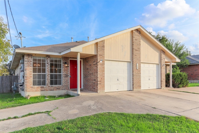 300 Tamara Dr - Photo 1