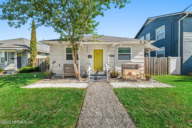 909 Cedar Street - Photo 1