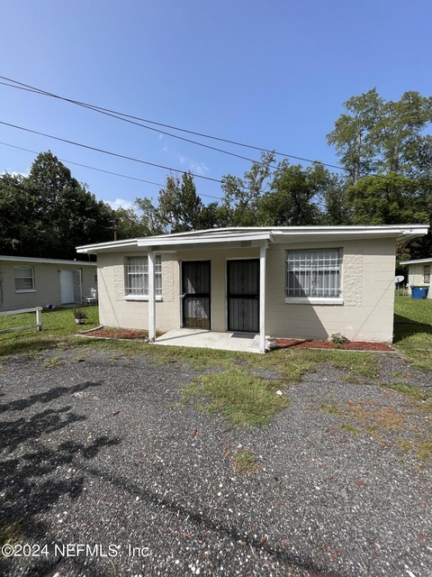 2171 W 40th Street - Photo 1
