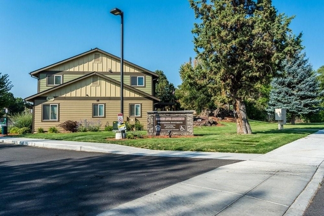 2050 Sw Timber Ave - Photo 1