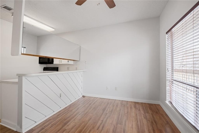 2210 Pearl St - Photo 1