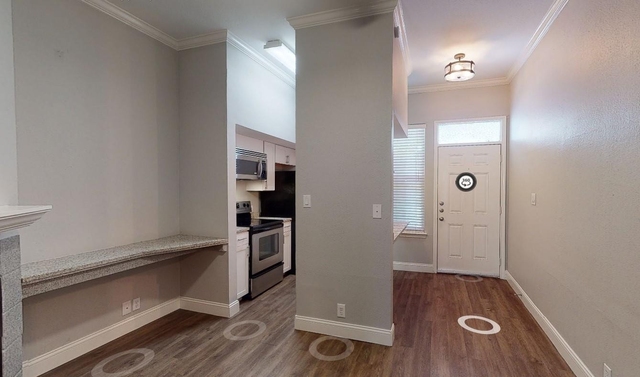 2814 Nueces St - Photo 1