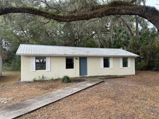 657 Ne Waldo Road - Photo 1