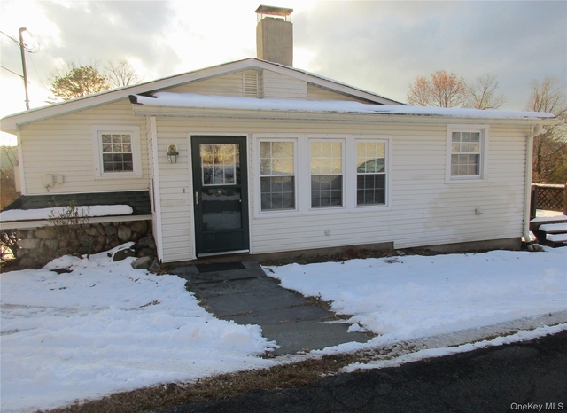44 1/2 Academy Avenue - Photo 1