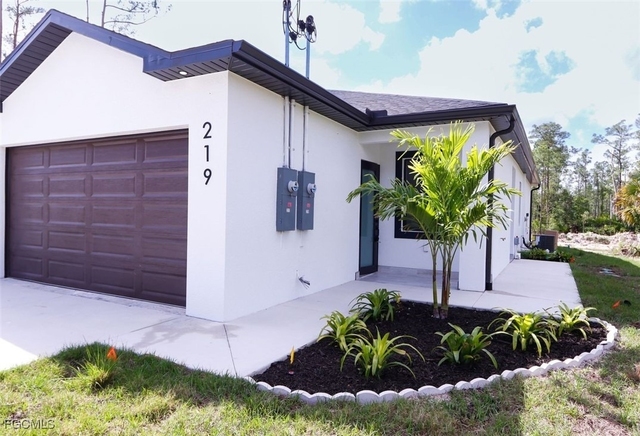 219 Greenbriar Boulevard - Photo 1