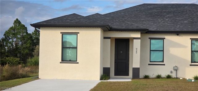 925 Chenault Street - Photo 1