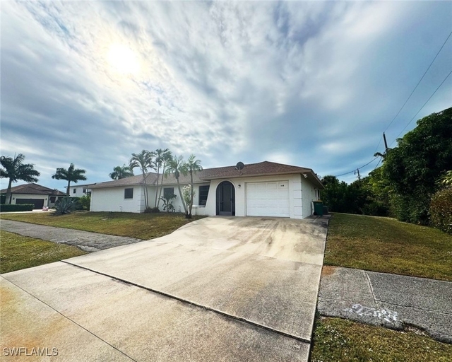 699 110th Avenue N - Photo 1