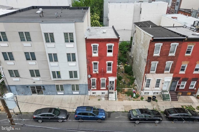 1625 W Montgomery Avenue - Photo 1