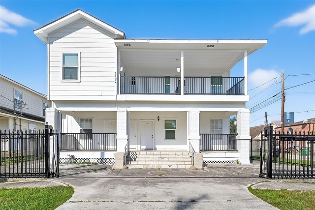 2202 Hutchins Street - Photo 1