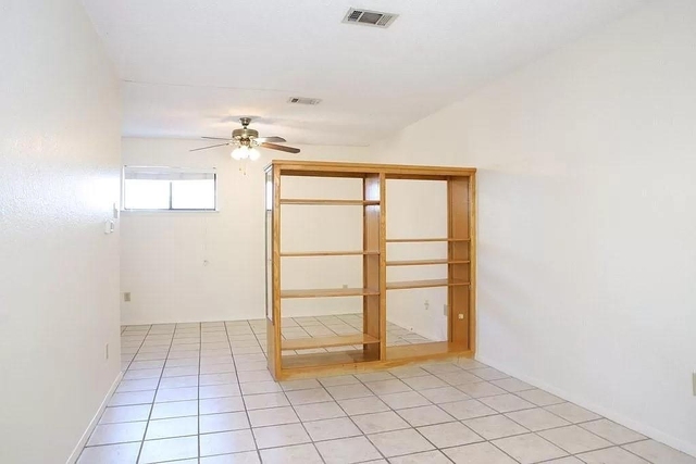 4701 Red River St - Photo 1