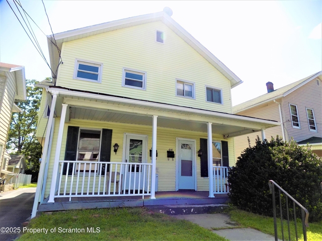 618 Deacon Street - Photo 1